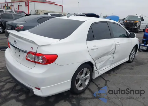 2011 Toyota Corolla S z USA, uszkodzony, nr VIN 2T1BU4EE7BC695661